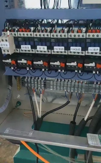 山東路友報廢汽車拆解線駐扎山西 ,售后現(xiàn)場教學(xué)工人實(shí)操